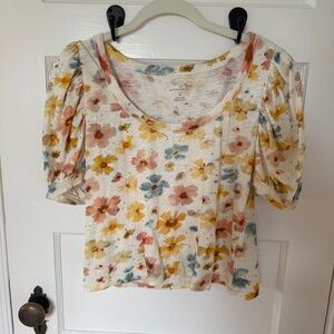 Anthropologie • Floral Dainty Puff Short Sleeve Top Size M